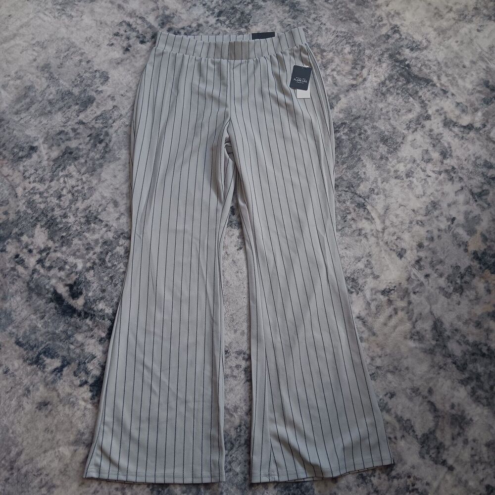 No Comment Pull On Flare Leg Pants Off-white Gray With Black Pinstripe Womens M